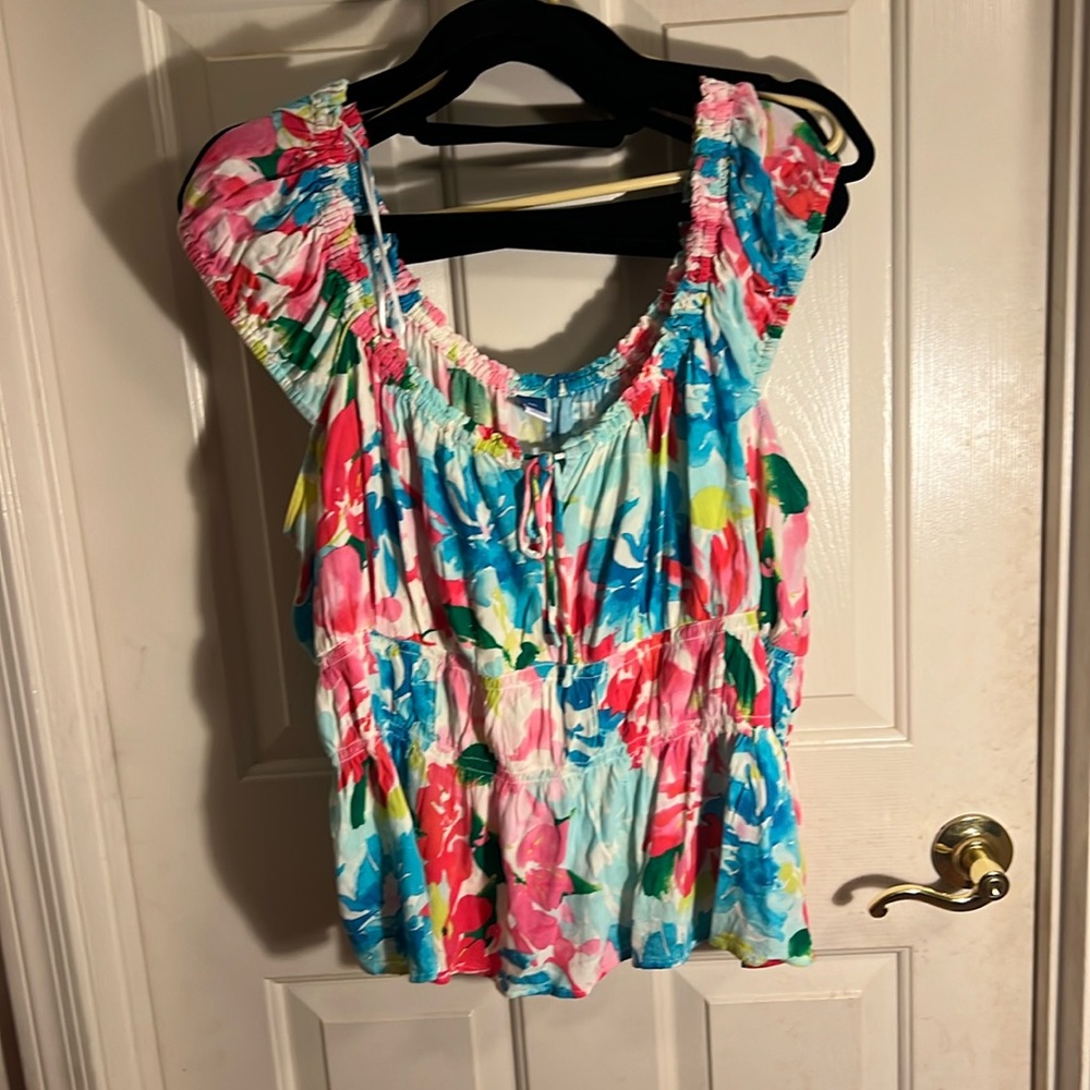 Old Navy peplum top. Size XXL